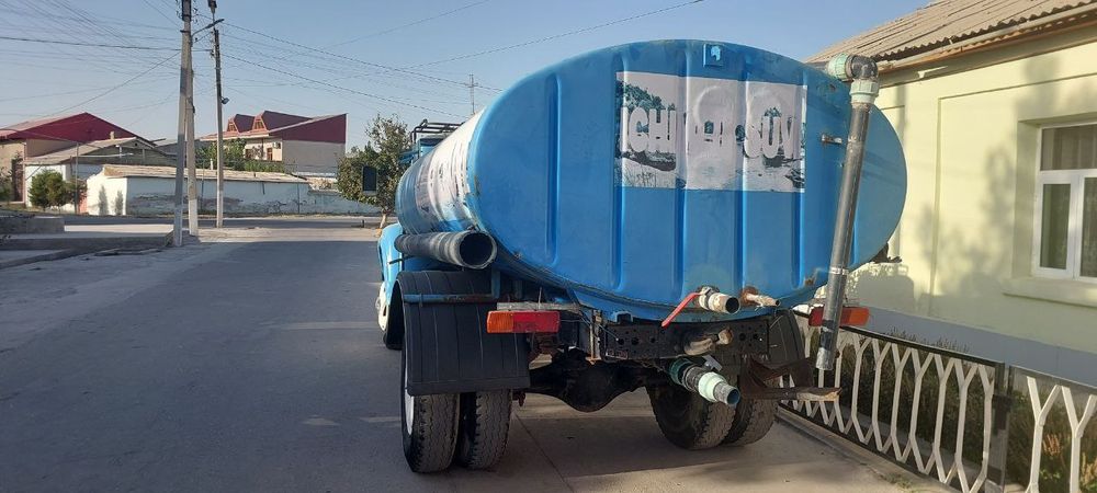 Зил водавоз сотилади.