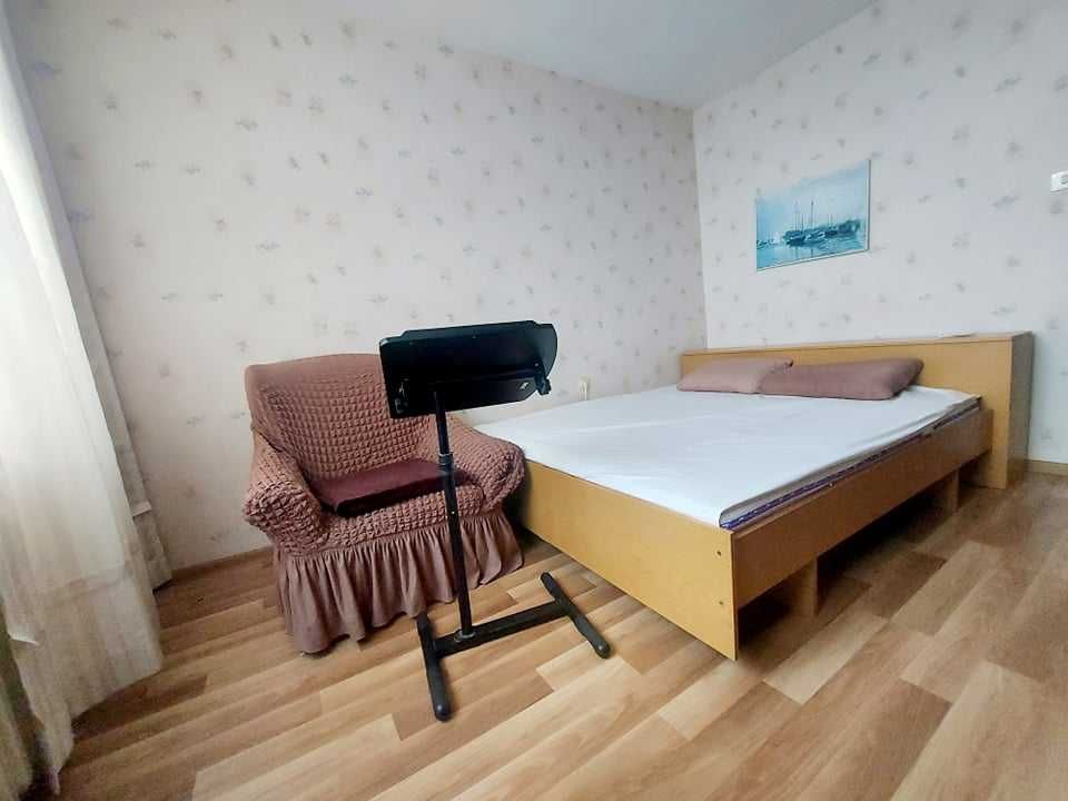 Дава се под наем Тристаен апартамент в Бургас, Изгрев - 100 кв.м за 127.5 € - Снимка #22