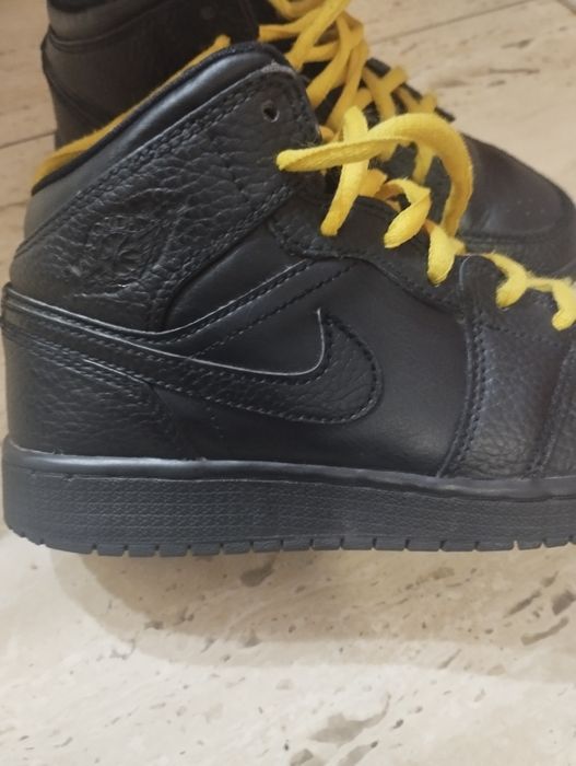 Gheata tip adidas (Nike)