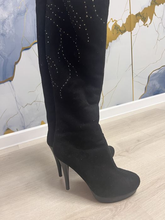 Продам зимние сапоги на высоком каблуке, размер 37, чёрные