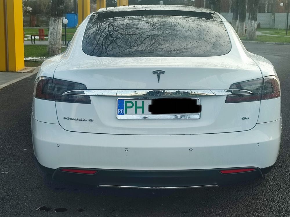 Vand Tesla Model S