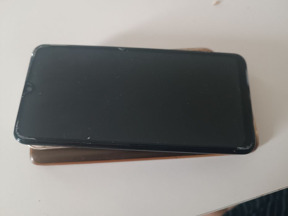 4 telefoane Samsung 2,1 Xiaomi