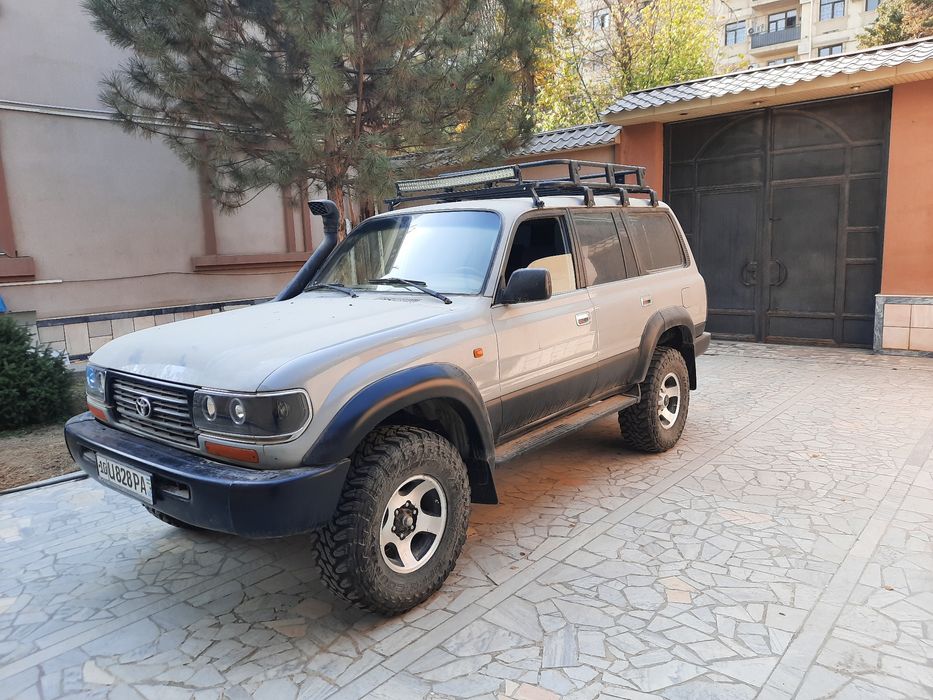 Tayotta land cruiser