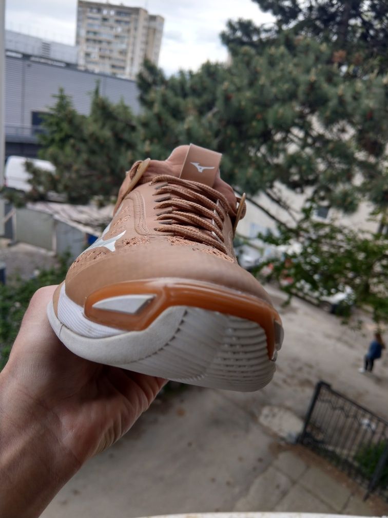 Резервирани.Mizuno Wave Momentum 2. 42нм. 27,0см.