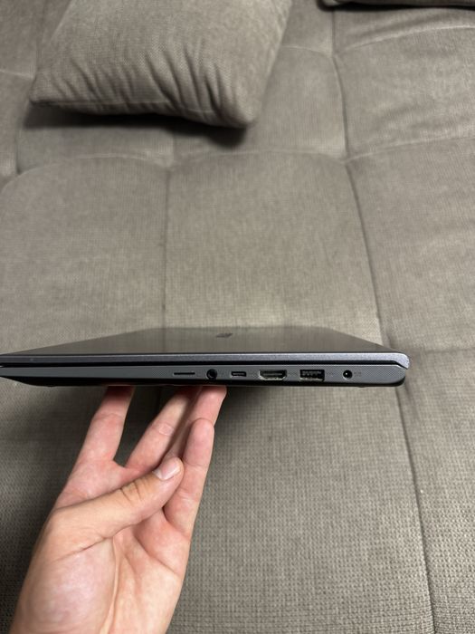 Laptop Asus Vivobook i5