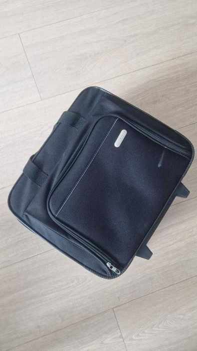 Geamantan calatorie - tip carry on. Elegant si compact