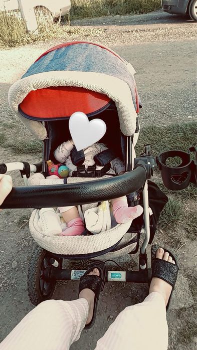 Vand carucior utilizat in jur de un an