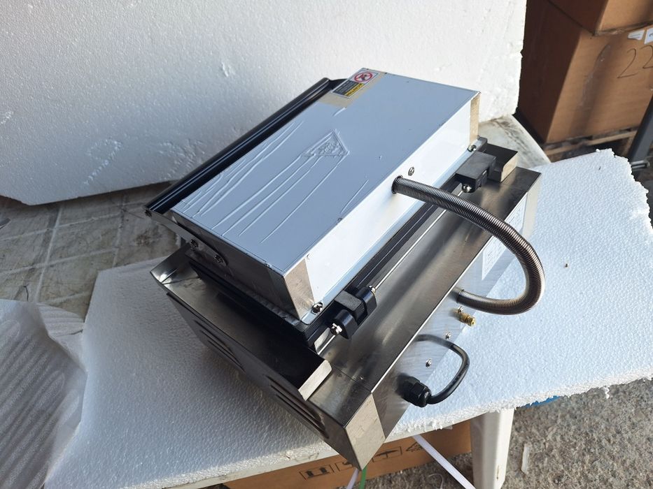 Хот дог  гофретник на клечка професионална машина- Нова