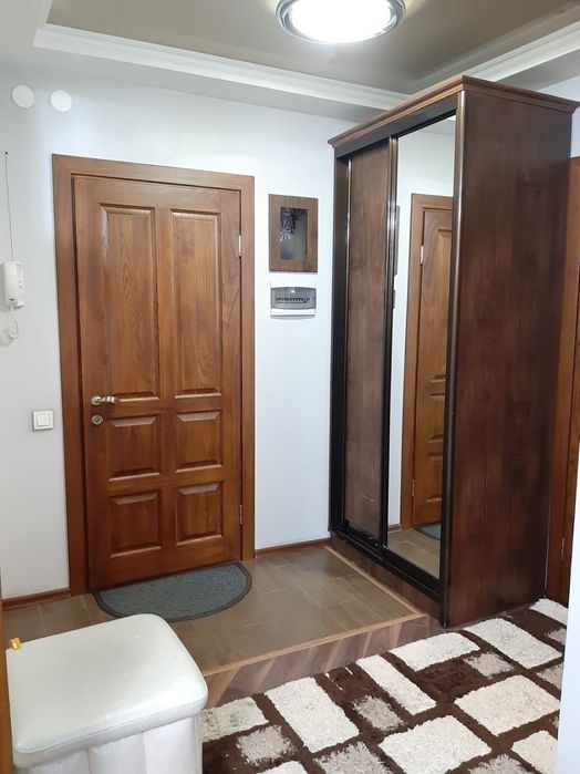 Сдаётся 2-комн., 1 этаж, в Центре (ул.Айтеке би)