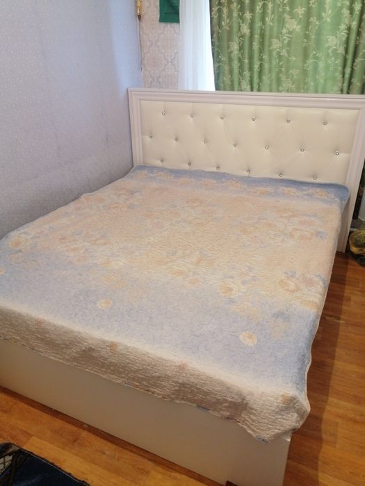 Спальный кровать