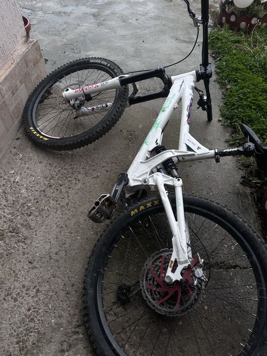 Vand bicicleta sau schimb cu kukirin