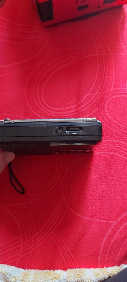 Mini radio sotiladi