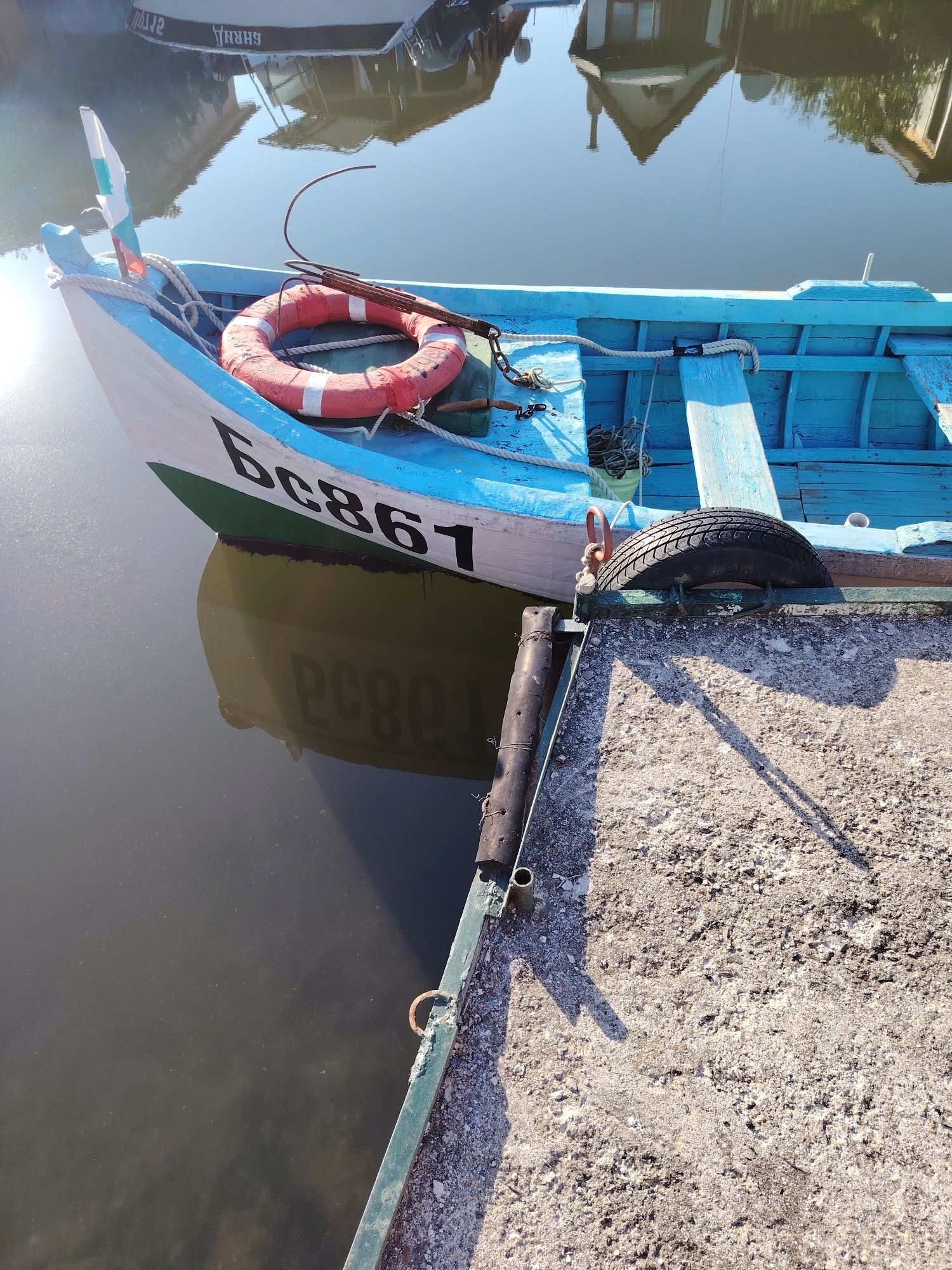 Продавам лодка за море