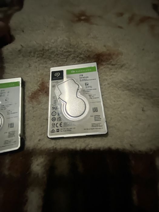 Продам 2ТВ hard drive 2 шт