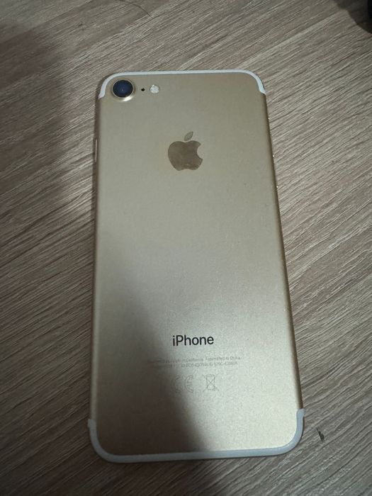 Vând iphone 7 in stare buna