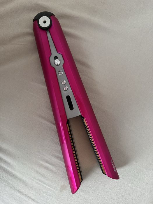 Продам утюжок выпрямитель dyson