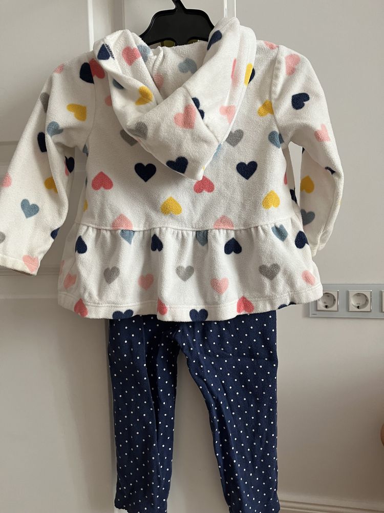 Vand set Carters marimea 86 cm 18 luni hanorac cu pantaloni