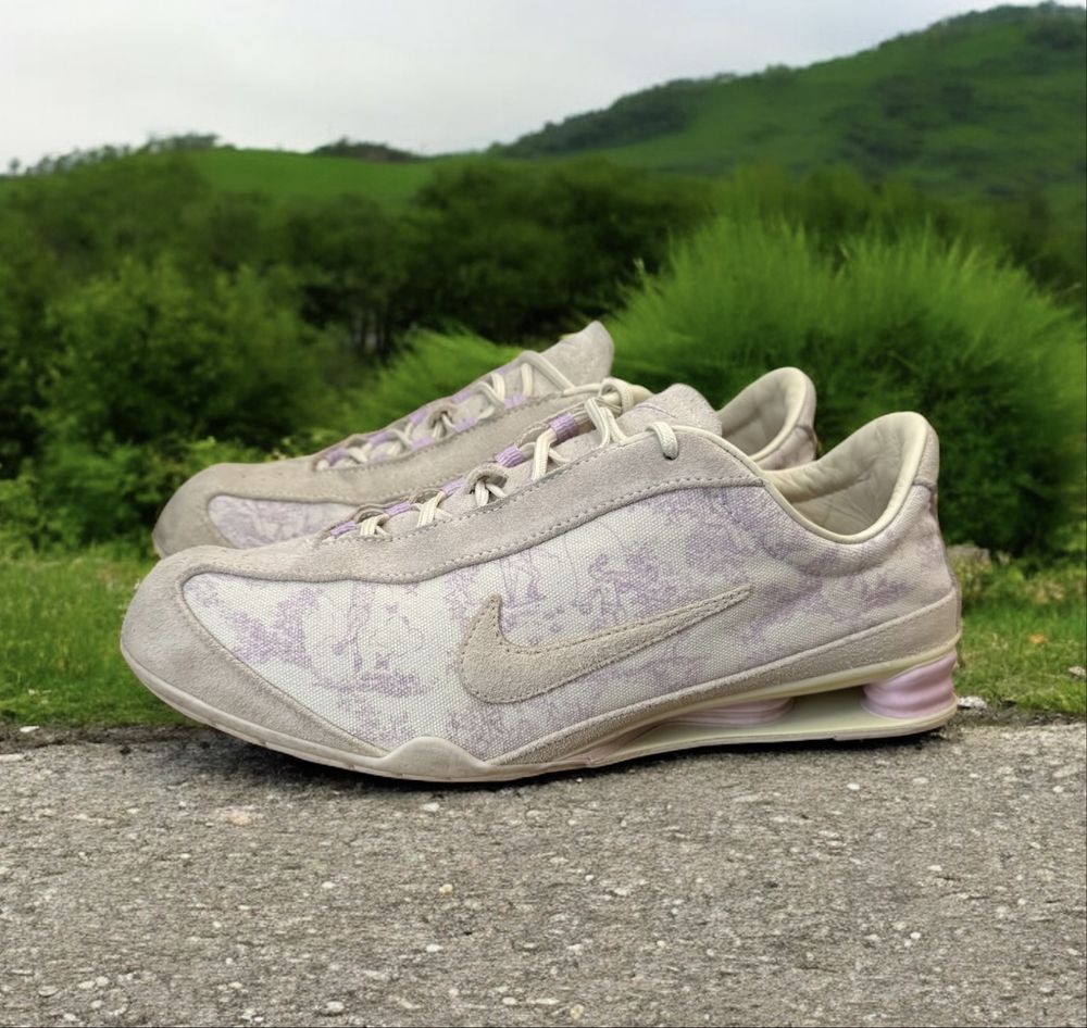 Nike W Shok R4 (38.5) Маратонки