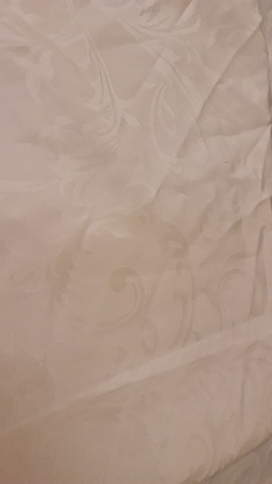 Set 4 draperii crem, 1 runner pt masa și doua fete de perna decor