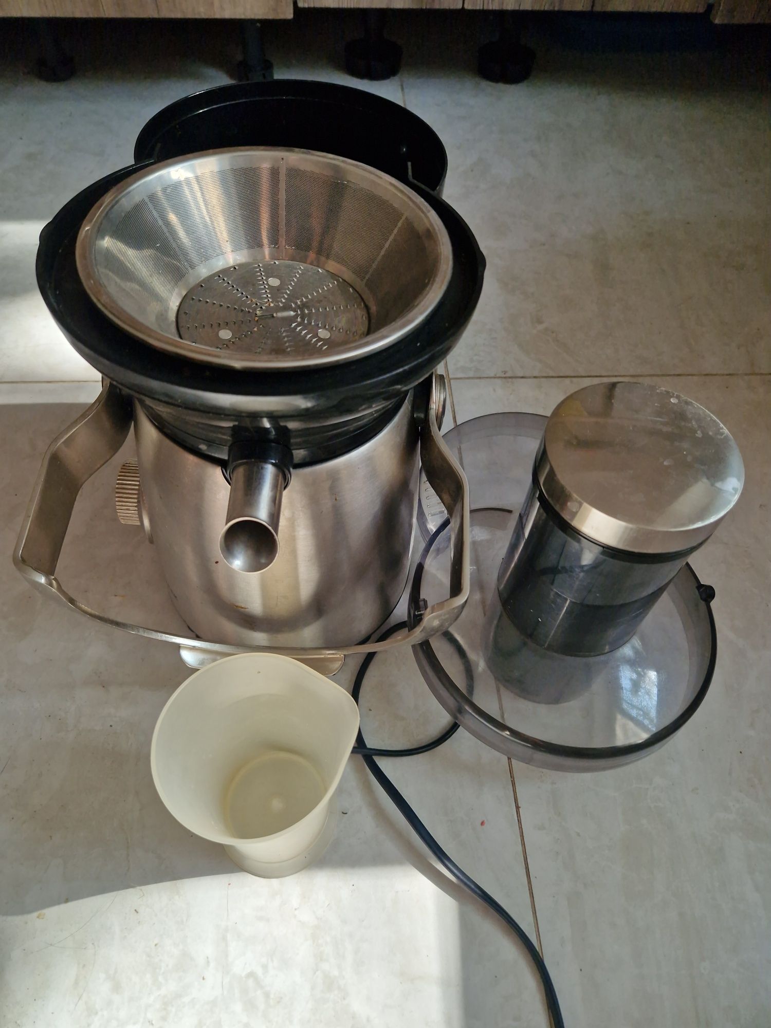Соковыжималка Vitek