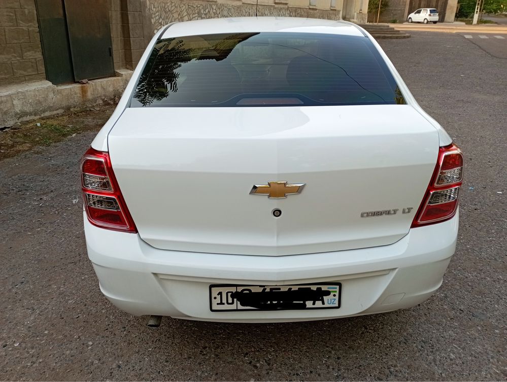 Chevrolet Cobalt (Oq rangli)