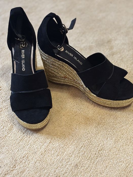 Обувь от бренда River Island и Topshop