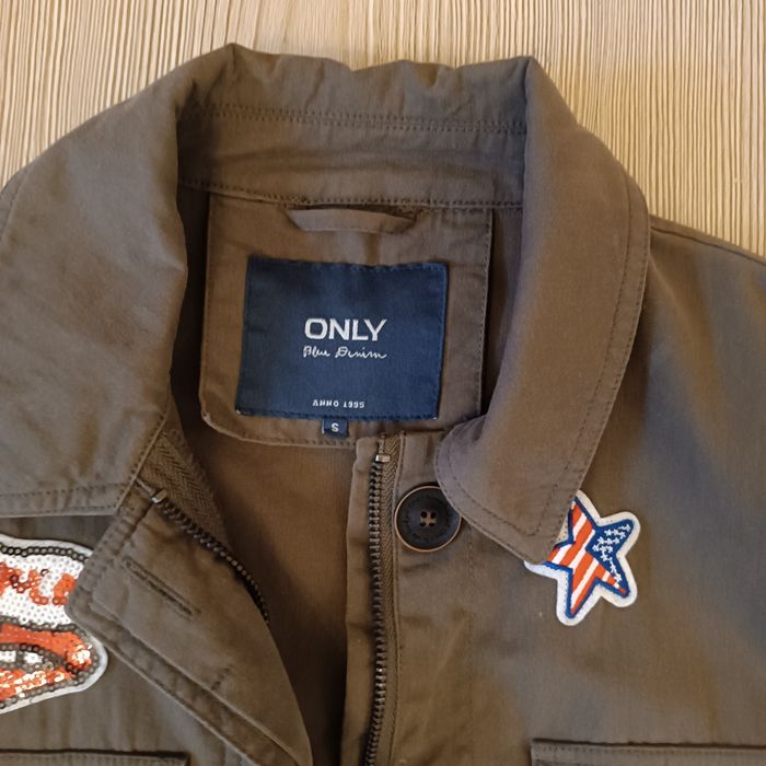 S, Only- Страхотно преходно яке