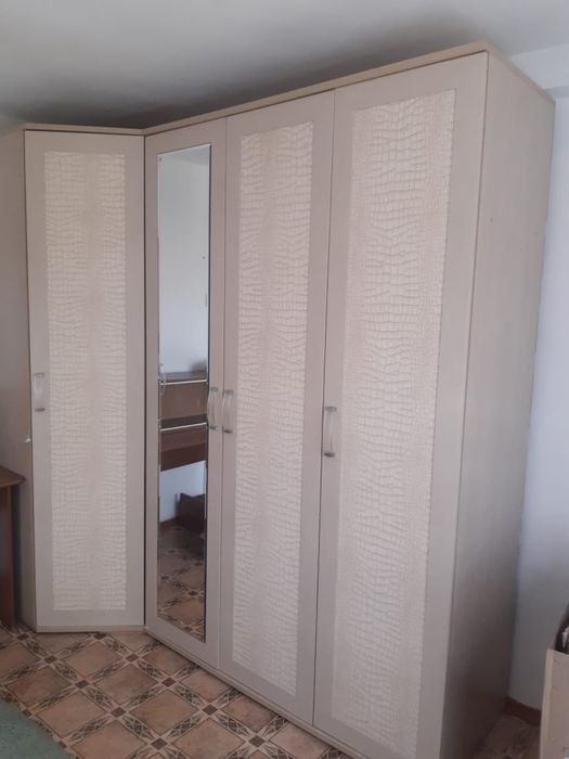 Угловой шкаф, Жаксы состояниеде арзанга берп жберемын