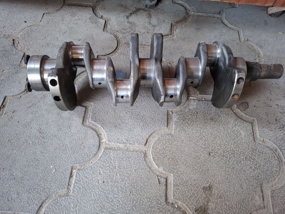 Продам запчасти на делику 4д56 на квадрат