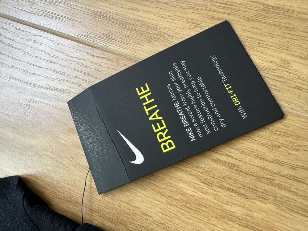 НОВО - Nike Breathe черен потник горница тениска, С / S