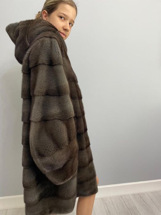 Продаю норковую шубу, новая, Греция.