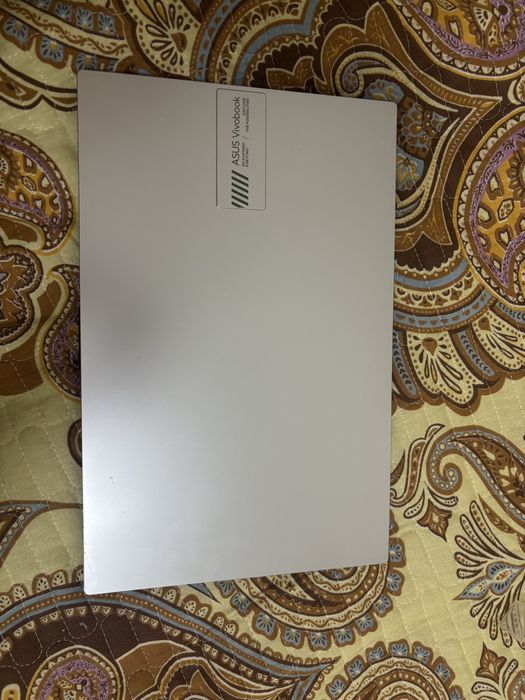 Ноутбук ASUS Vivobook / 8 Гб / SSD 256 Гб / Win 11 Home