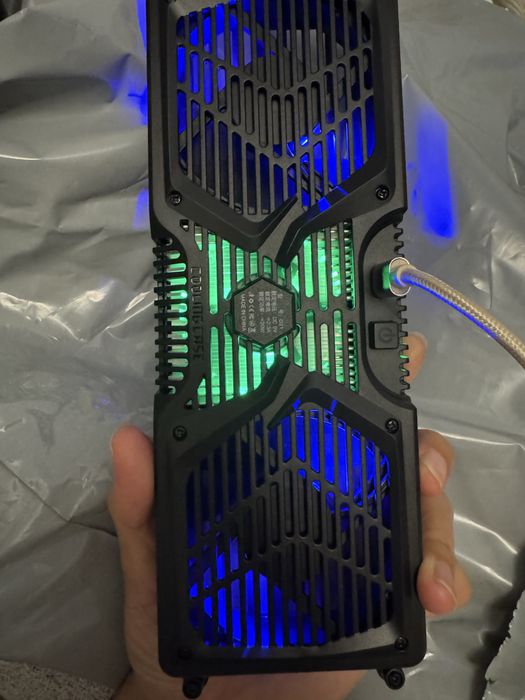 Suport de racire pentru laptop cu cooler termoelectric detasabil