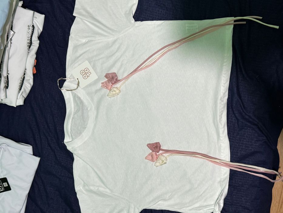 Tricouri de damă,noi cu etichetă,mărimi universale