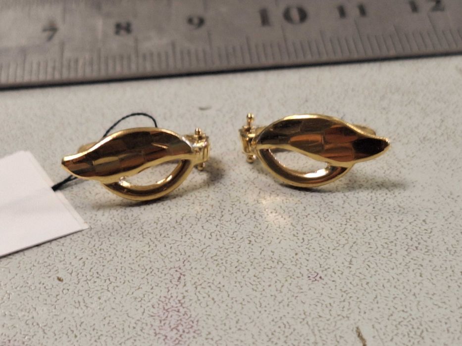 Златни обеци 1,52гр.