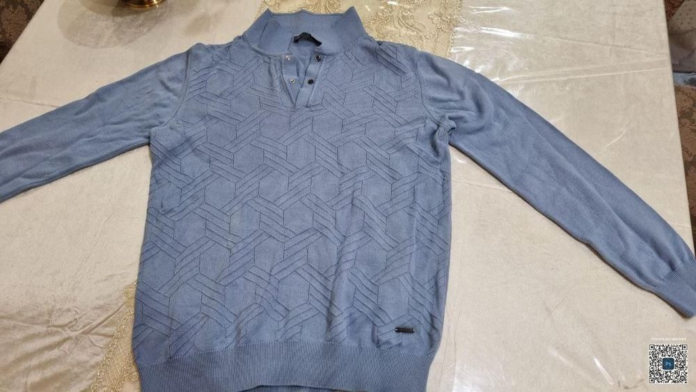 Мужской Свитер 2штук в Отличном Состоянии мало одеть Туркия