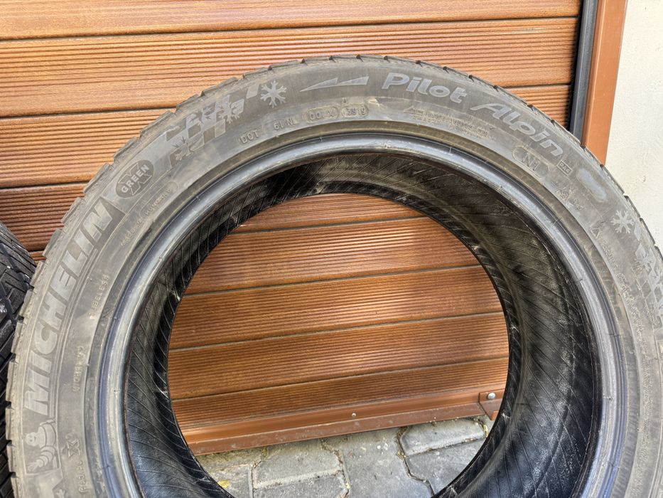 Продавам гуми зимни Мишелин Пилот Алпин 255/45/19