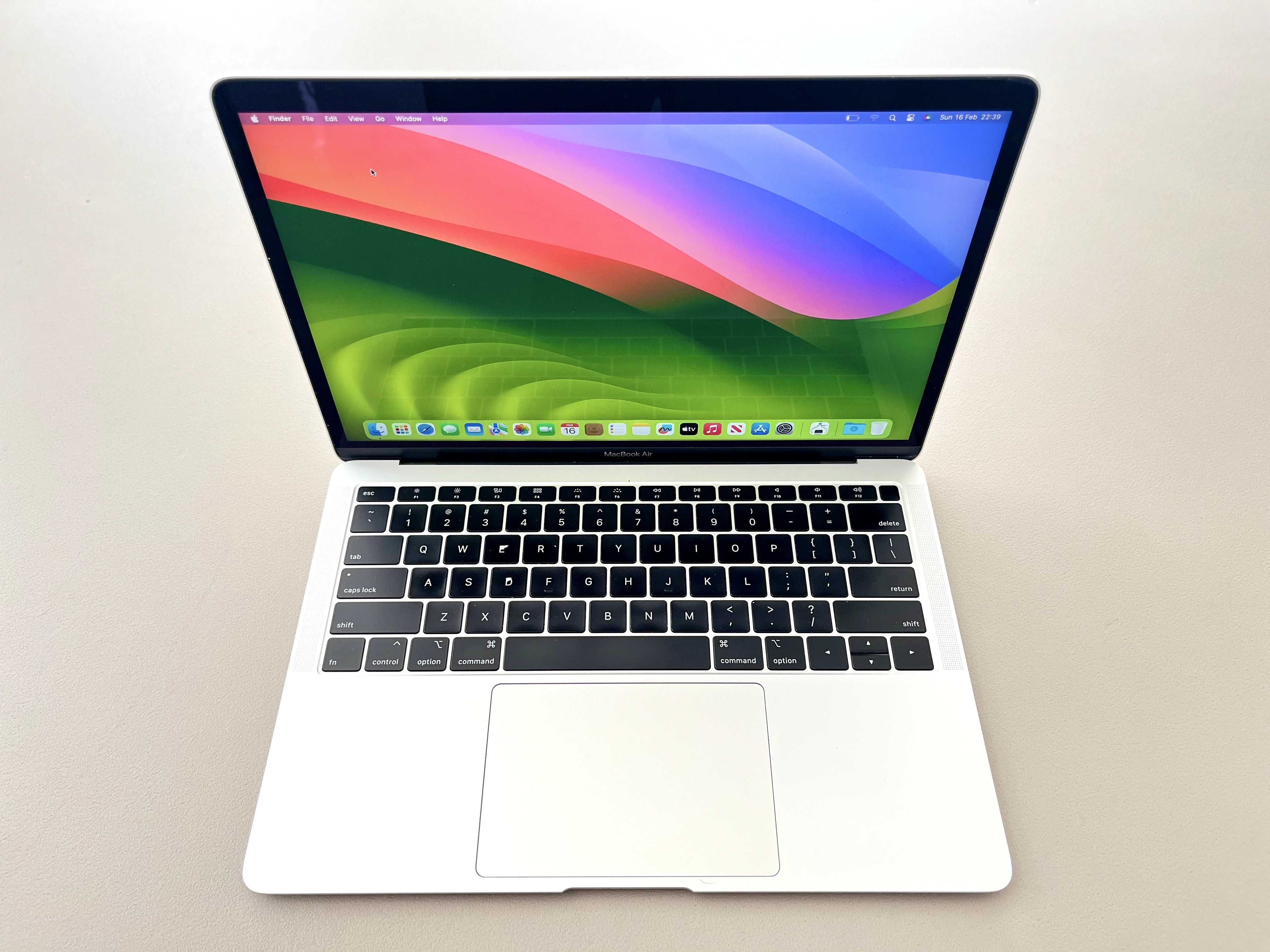 Apple MacBook AIR 13 A1932 i5 3.6Gz 16GB 256GB NVMe True Tone
