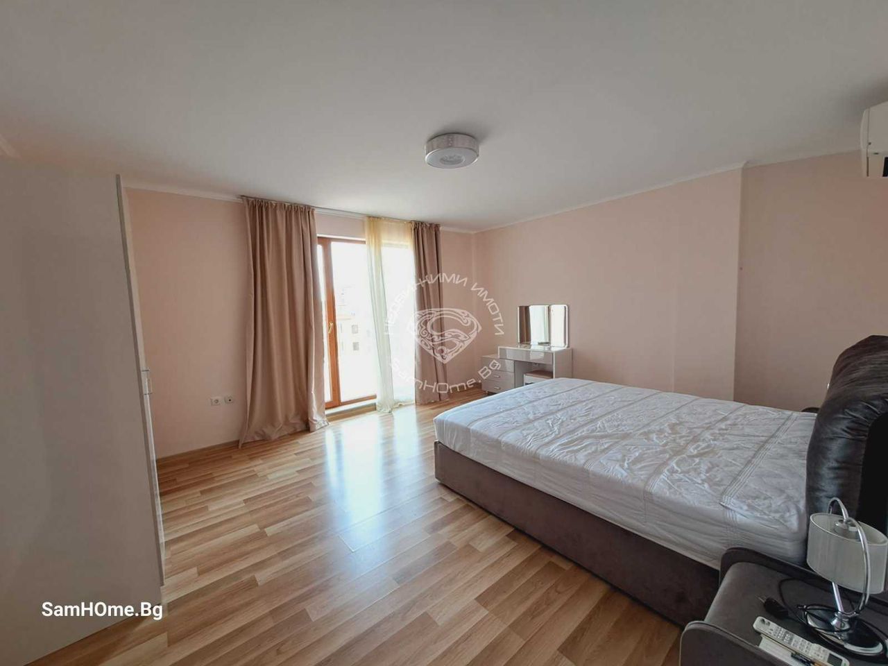 Продава се Четиристаен апартамент в с. Шкорпиловци, Област Варна - 203 кв.м за 929 €/кв.м - Снимка #8