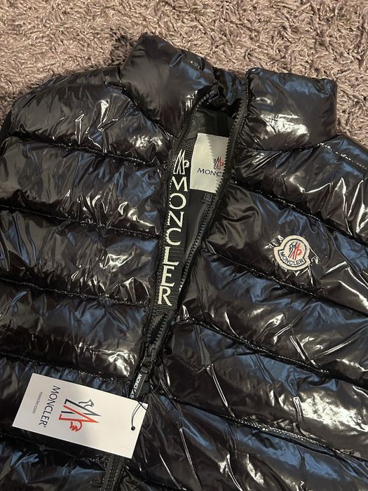 Vesta M.O.N.C.L.E.R negru lucios