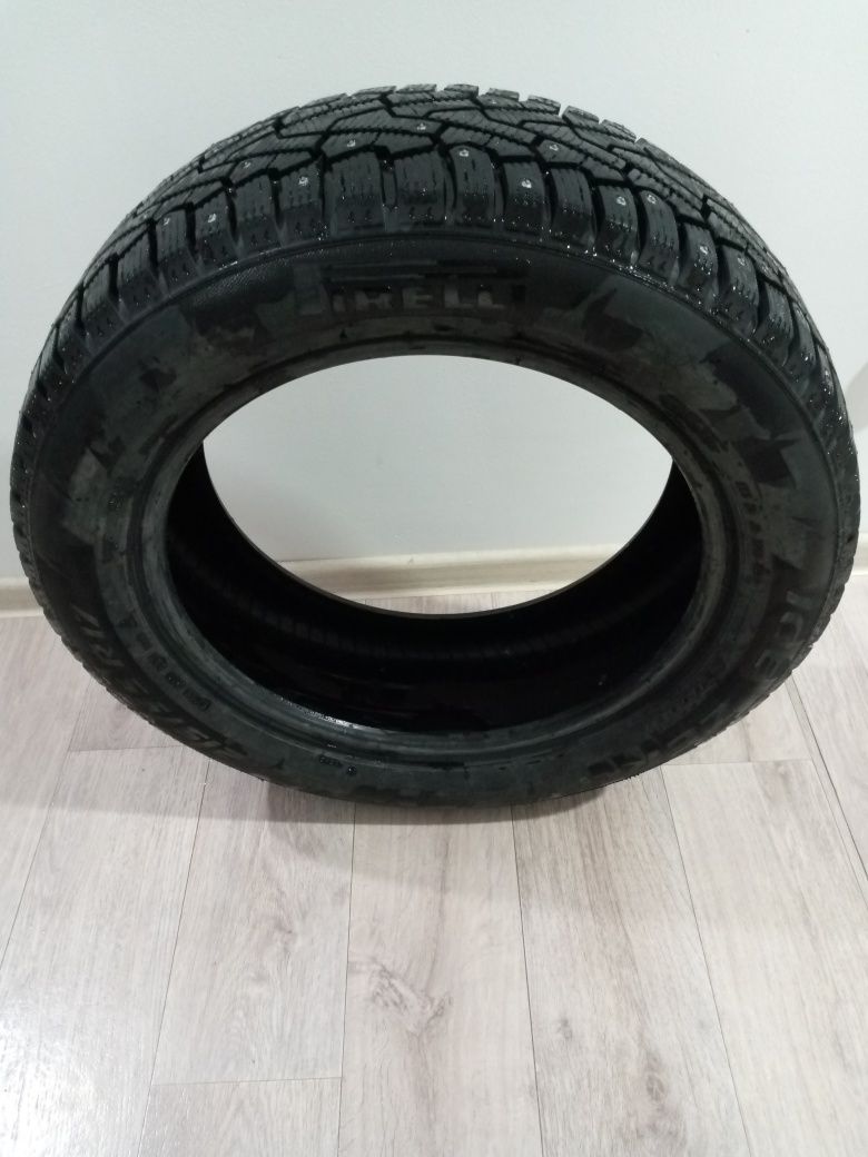 Продам зимние шины "Pirelli" 215/55/17 в идеальном состоянии!