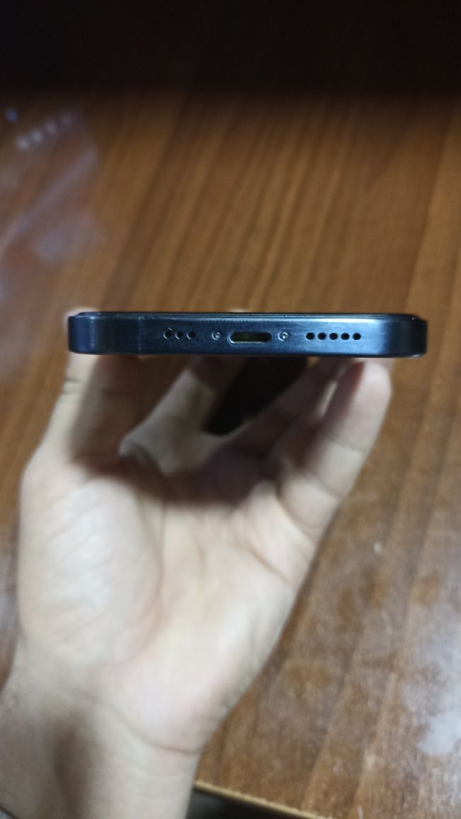 Iphone XR.  14 pro korpus quyilgan