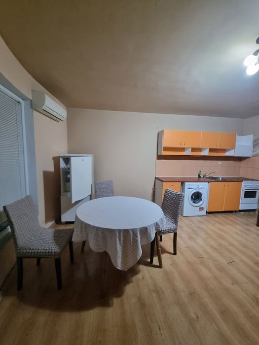 Дава се под наем Двустаен апартамент в Дупница - 60 кв.м за 331.5 € - Снимка #2