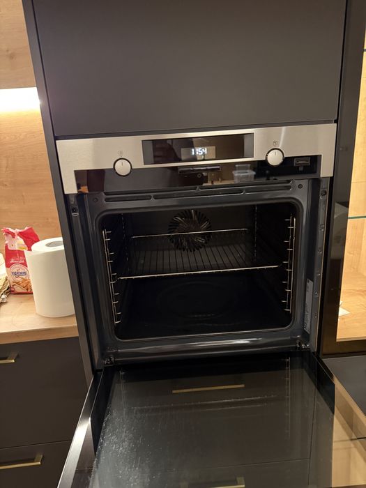 Cuptor electric AEG  - functie SteamBake - gatire abur