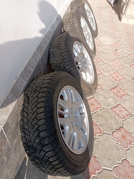 Зимние шины в отличном состоянии