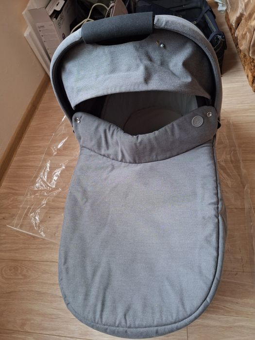 Cybex Balios S lux, кош за новородено