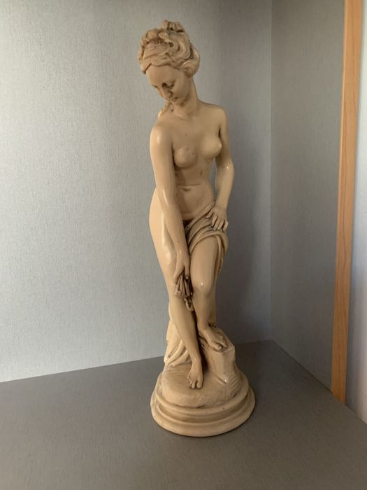 Statuieta H 38 cm -Venus