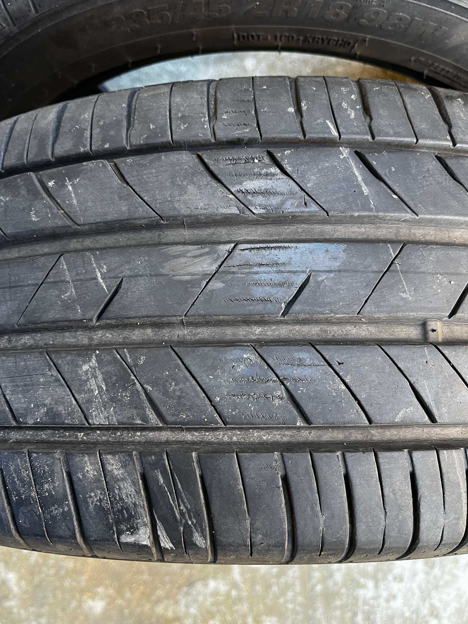 Летни гуми Kumho 235/45/R18 98W DOT 4322 втора употреба
