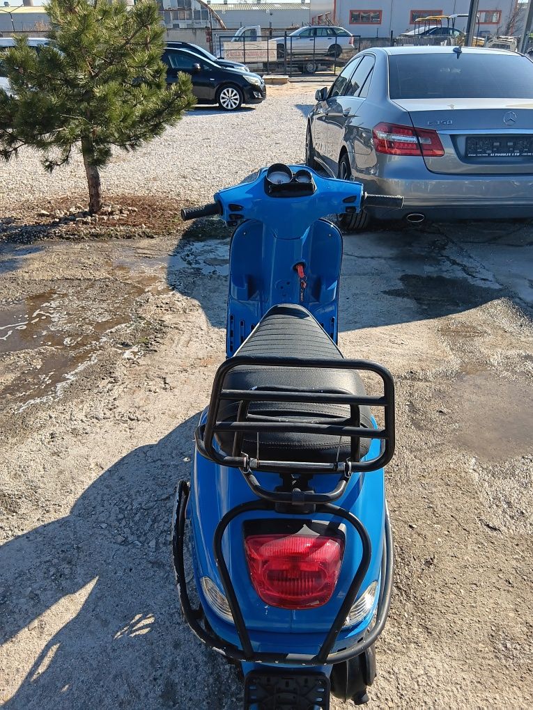 Скутер Vespa Sprint s50