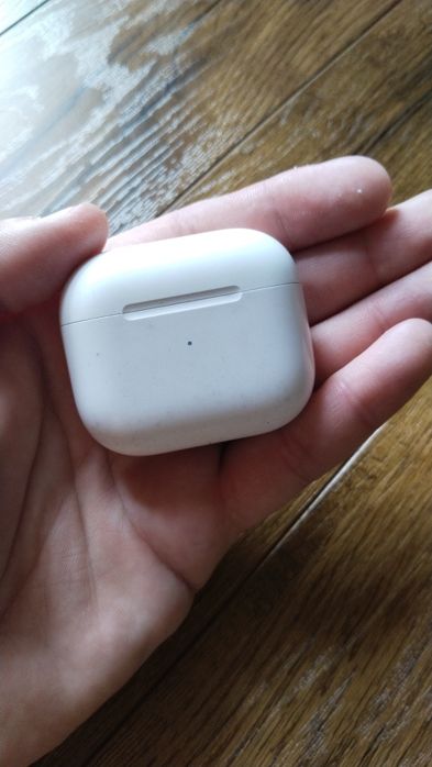 Продам кейс от наушников срочно